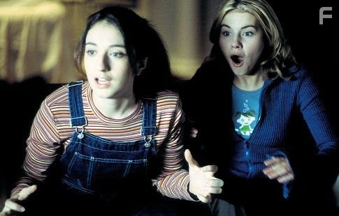 Elisha Cuthbert and Sarah Osman in Lucky Girl (2001)
