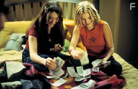 Elisha Cuthbert and Sarah Osman in Lucky Girl (2001)