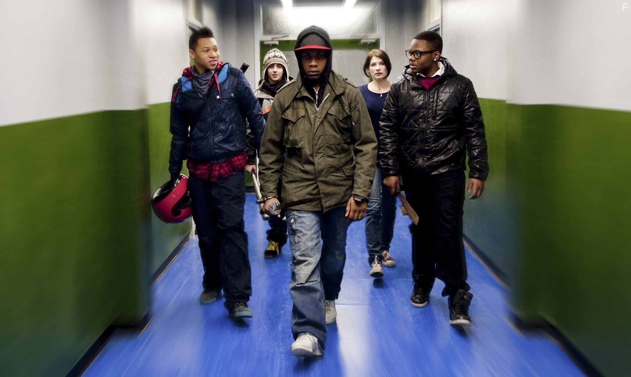 Jodie Whittaker, Franz Drameh, Alex Esmail, Leeon Jones, and John Boyega in Чyжие на районе (2011)