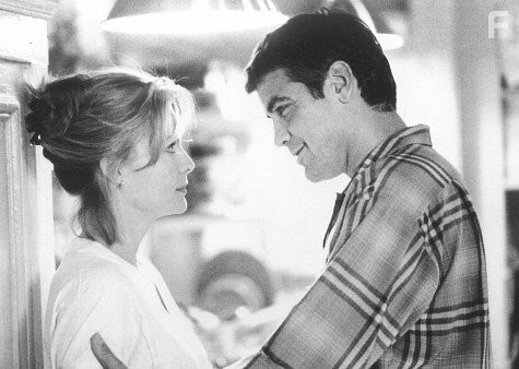 George Clooney and Michelle Pfeiffer in Один прекрасный день (1996)