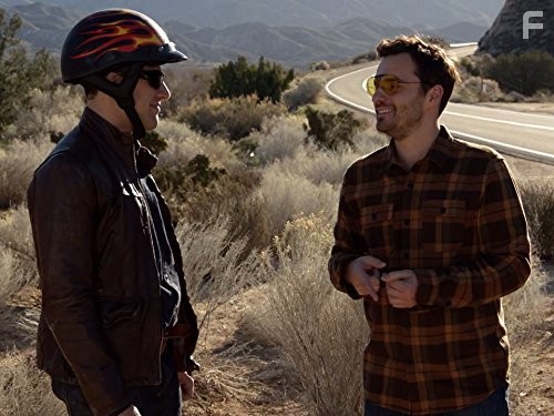 Jake Johnson in Новенькая (2011)