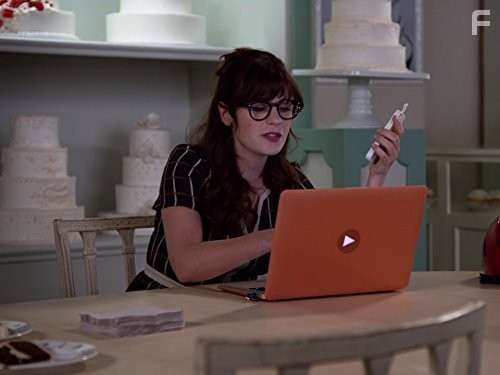 Zooey Deschanel in Новенькая (2011)