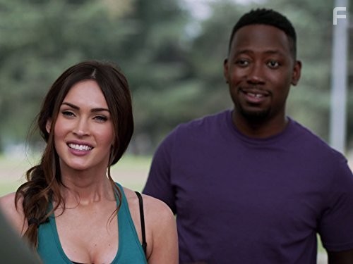 Megan Fox and Lamorne Morris in Новенькая (2011)