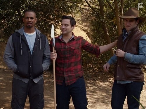Max Greenfield, Damon Wayans Jr., and Jake Johnson in Новенькая (2011)