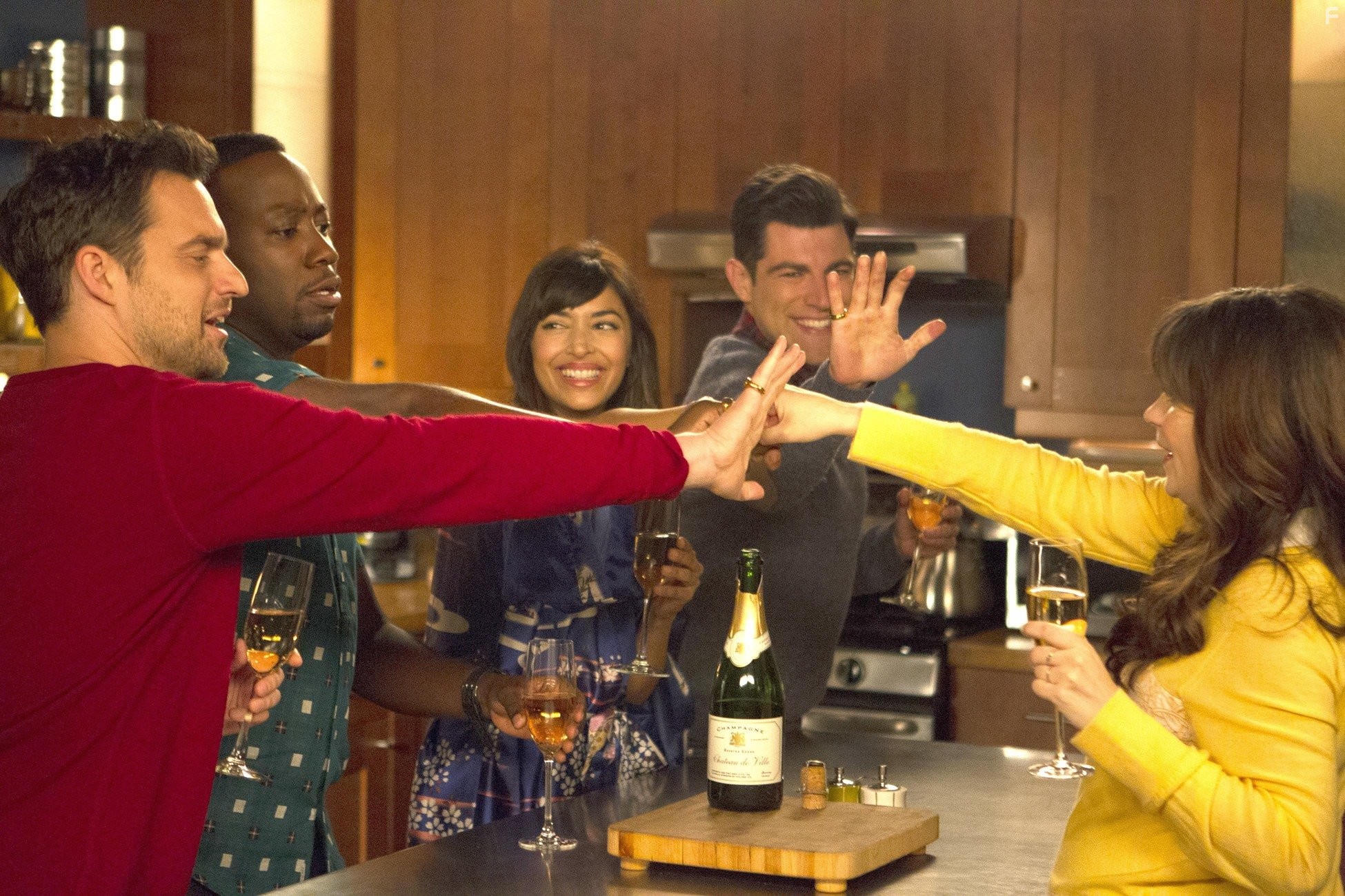 Zooey Deschanel, Max Greenfield, Hannah Simone, Lamorne Morris, and Jake Johnson in Новенькая (2011)