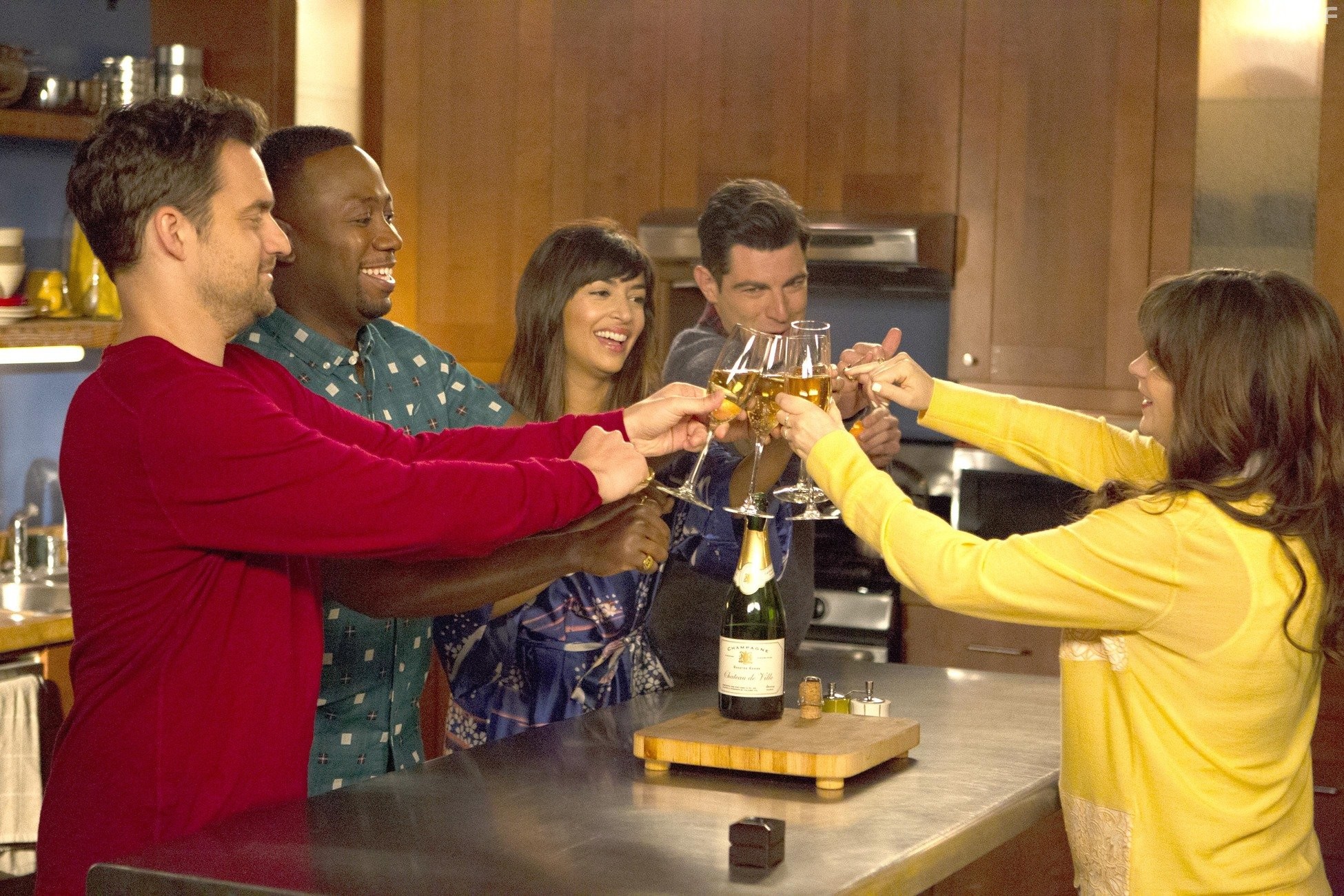 Zooey Deschanel, Max Greenfield, Hannah Simone, Lamorne Morris, and Jake Johnson in Новенькая (2011)
