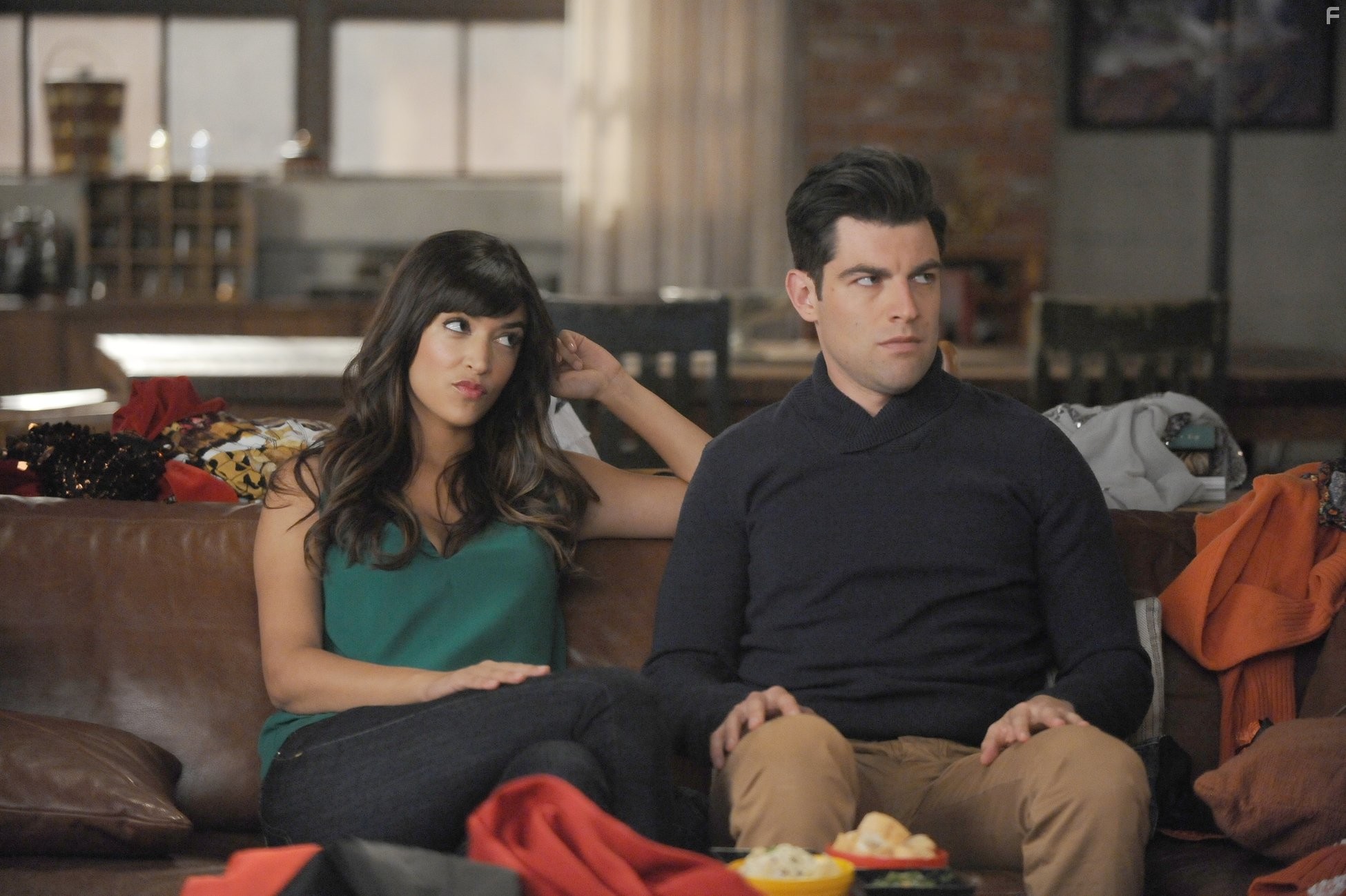 Max Greenfield and Hannah Simone in Новенькая (2011)