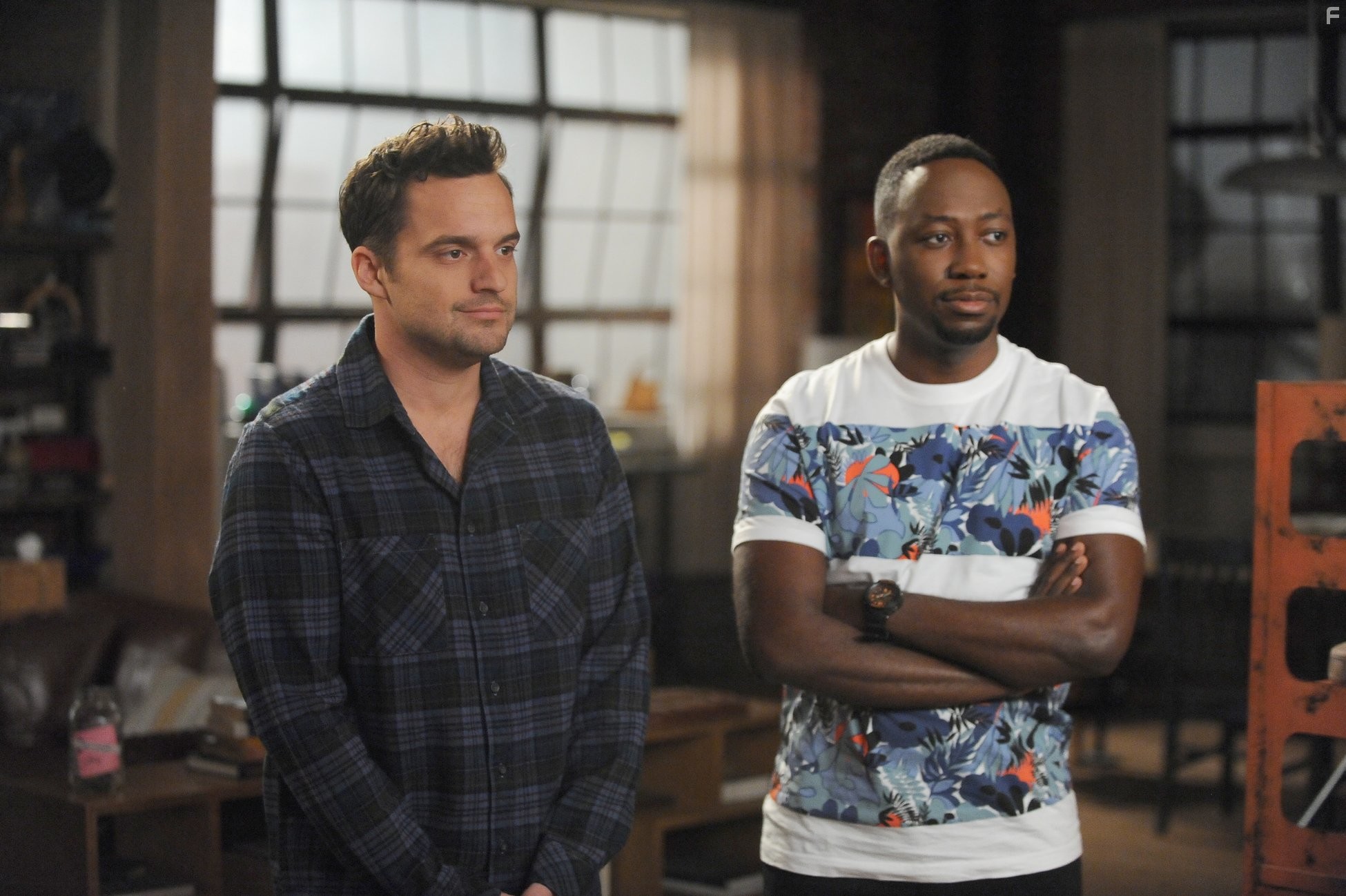 Lamorne Morris and Jake Johnson in Новенькая (2011)