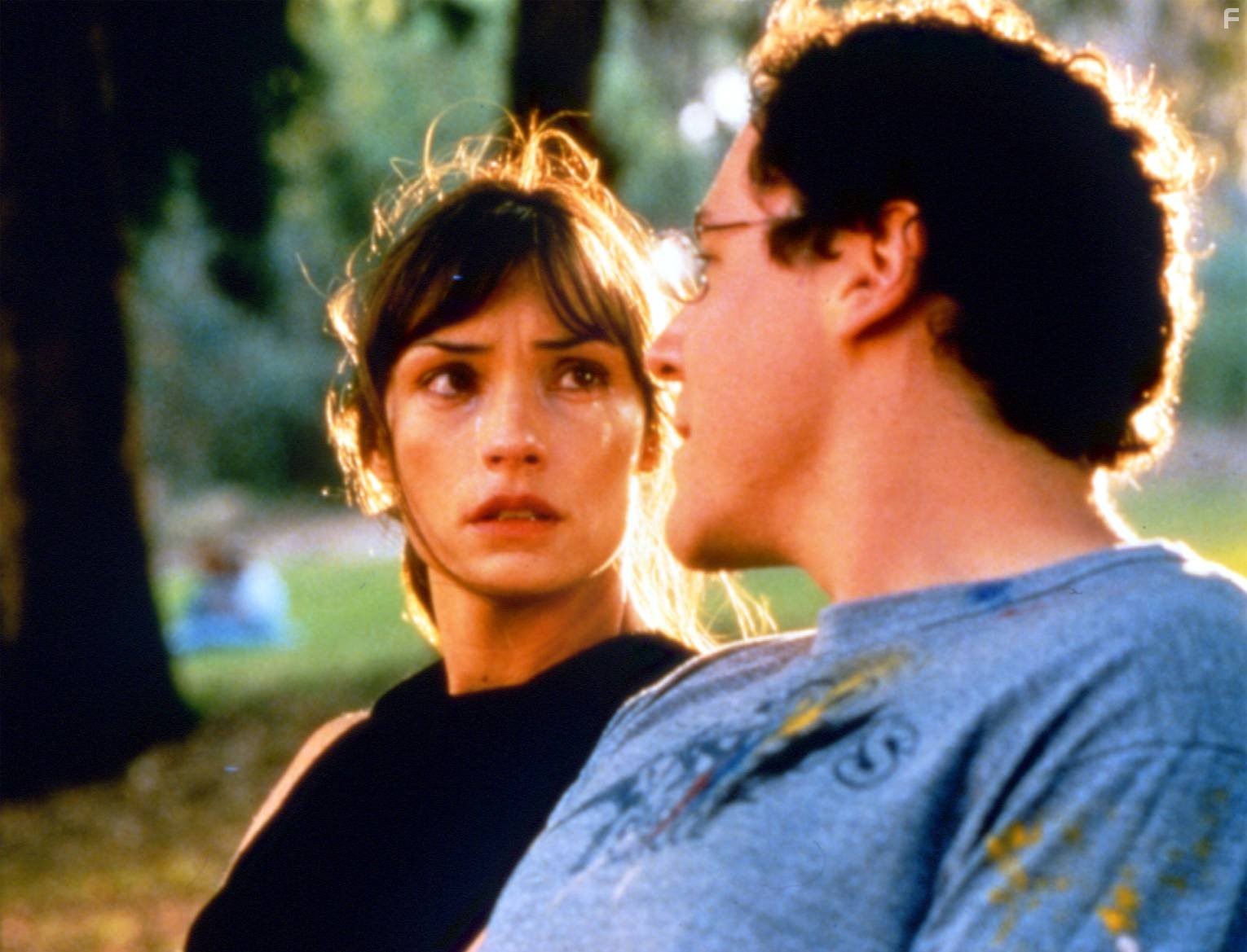 Famke Janssen and Jon Favreau in Любовь и секс (2000)