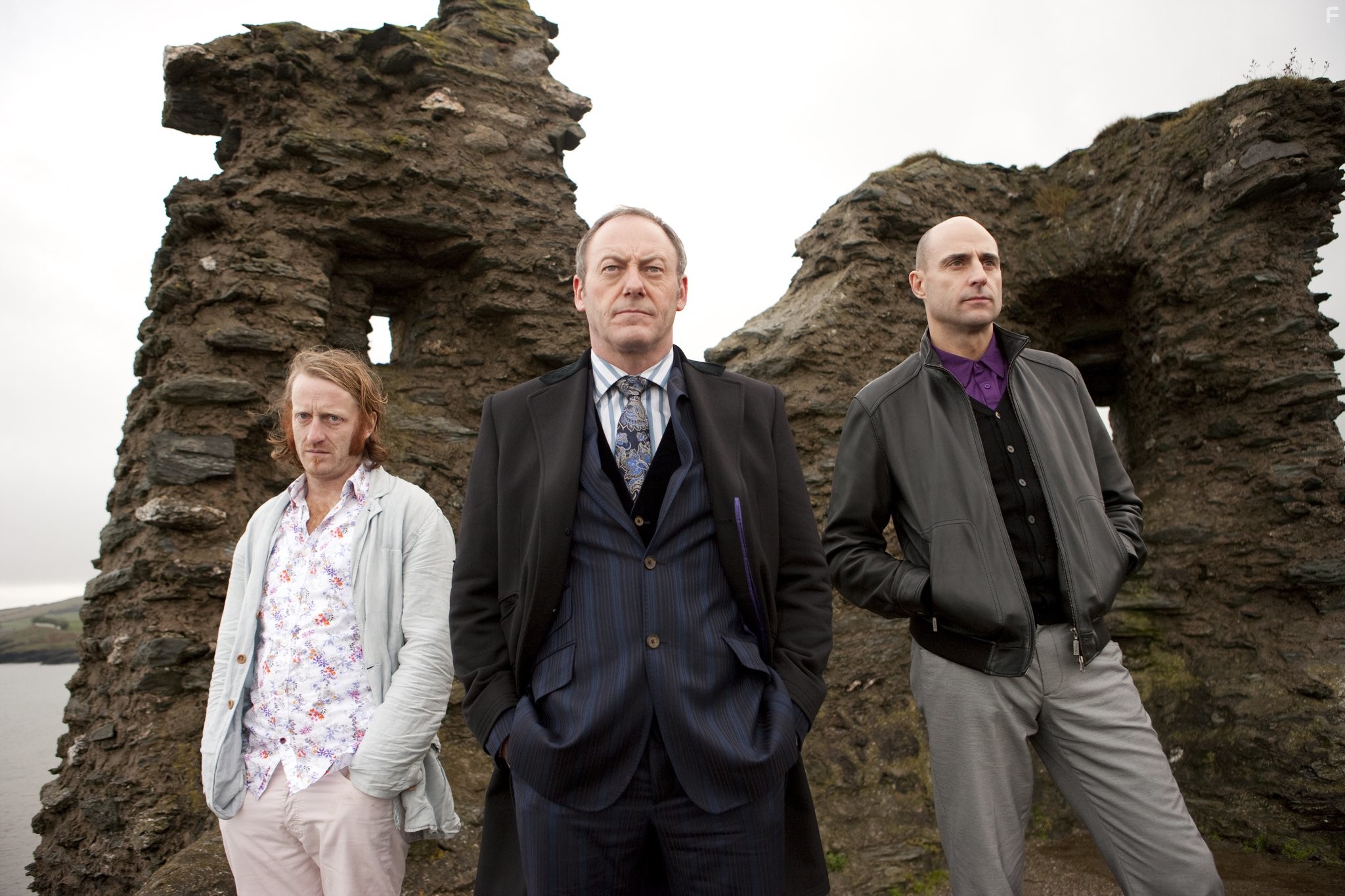 Liam Cunningham, Mark Strong, and David Wilmot in Однажды в Ирландии (2011)