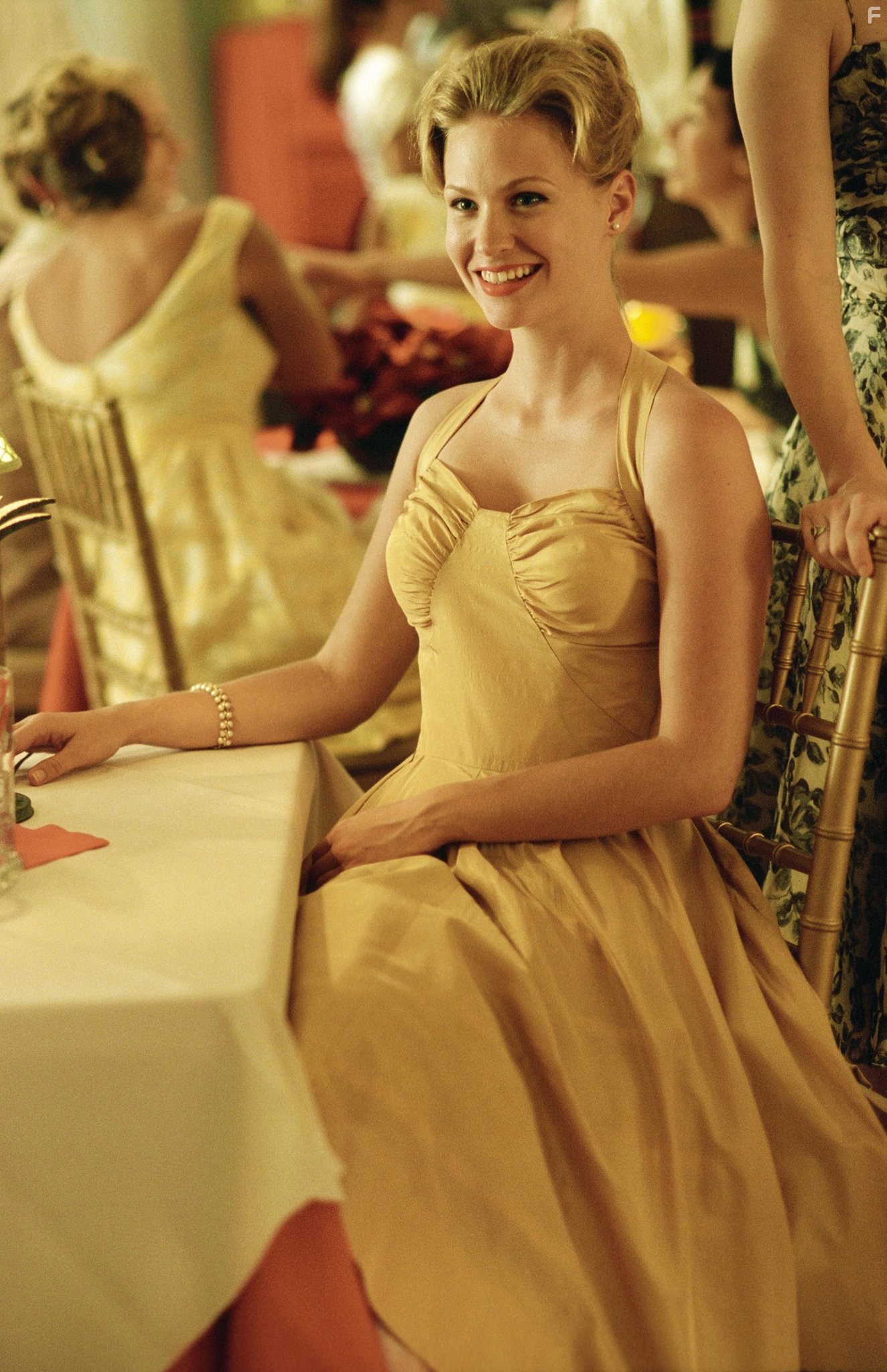 January Jones in Грязные танцы 2 (2004)