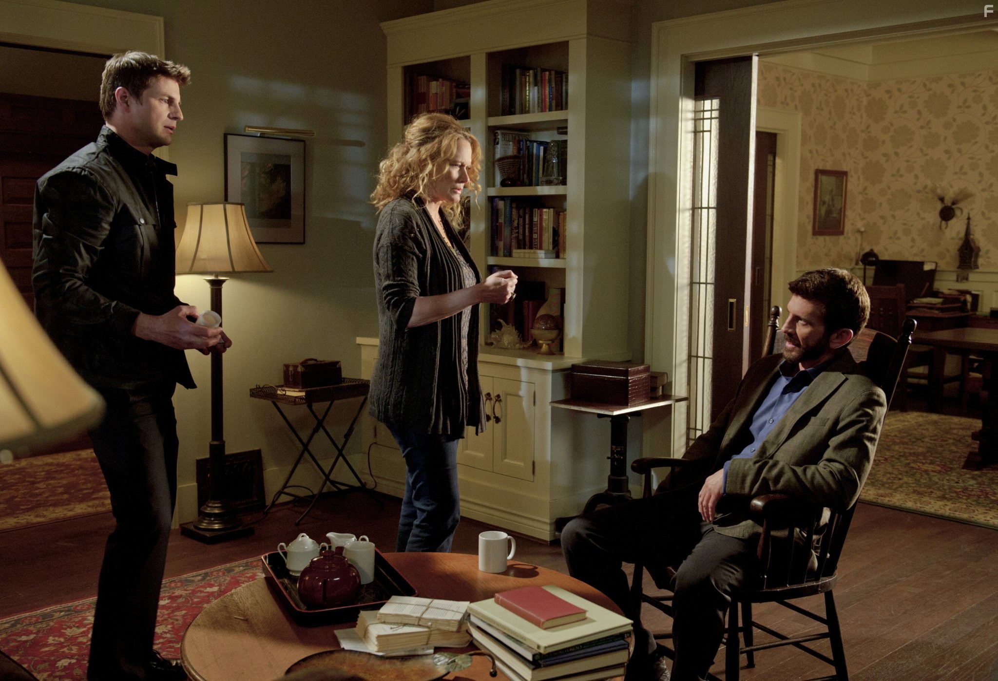Ashley Crow, Gale Harold, and Joe Lando in Тайный круг (2011)