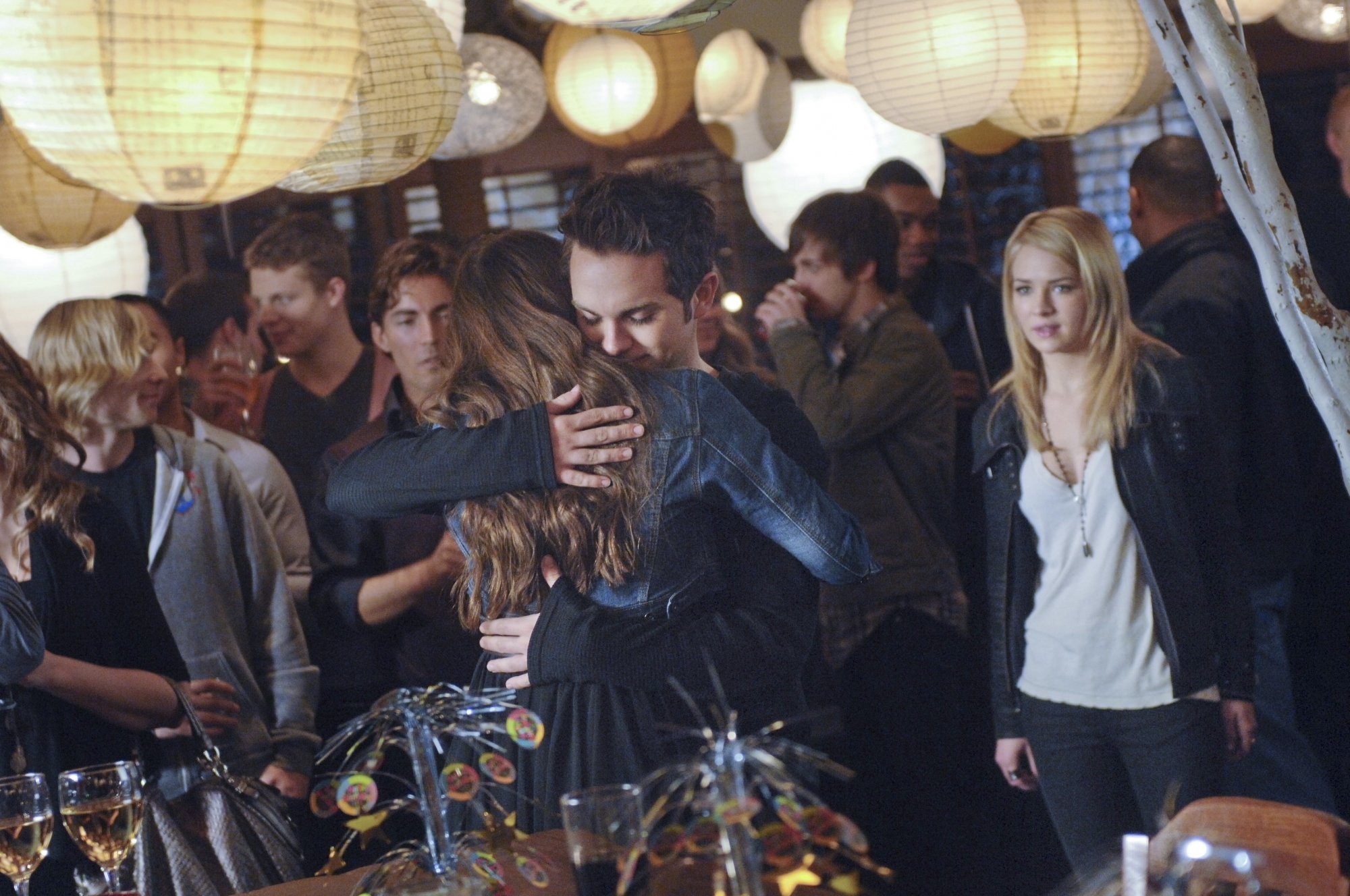 Thomas Dekker, Britt Robertson, and Shelley Hennig in Тайный круг (2011)