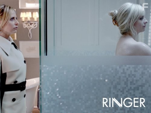 Sarah Michelle Gellar in Двойник (2011)