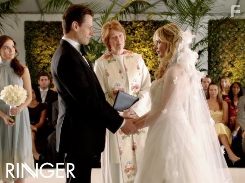 Sarah Michelle Gellar, Ioan Gruffudd, and Zoey Deutch in Двойник (2011)