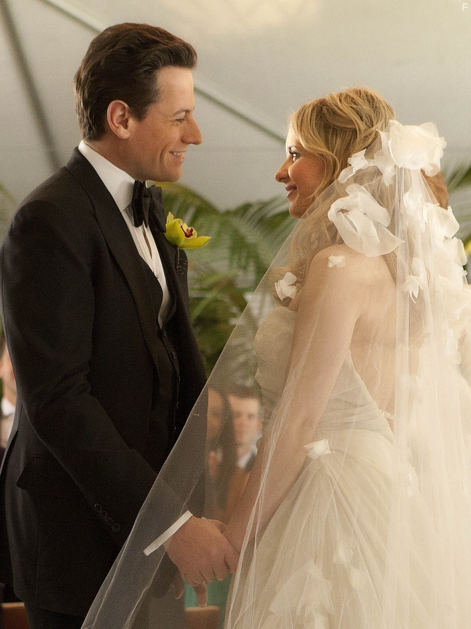 Sarah Michelle Gellar and Ioan Gruffudd in Двойник (2011)