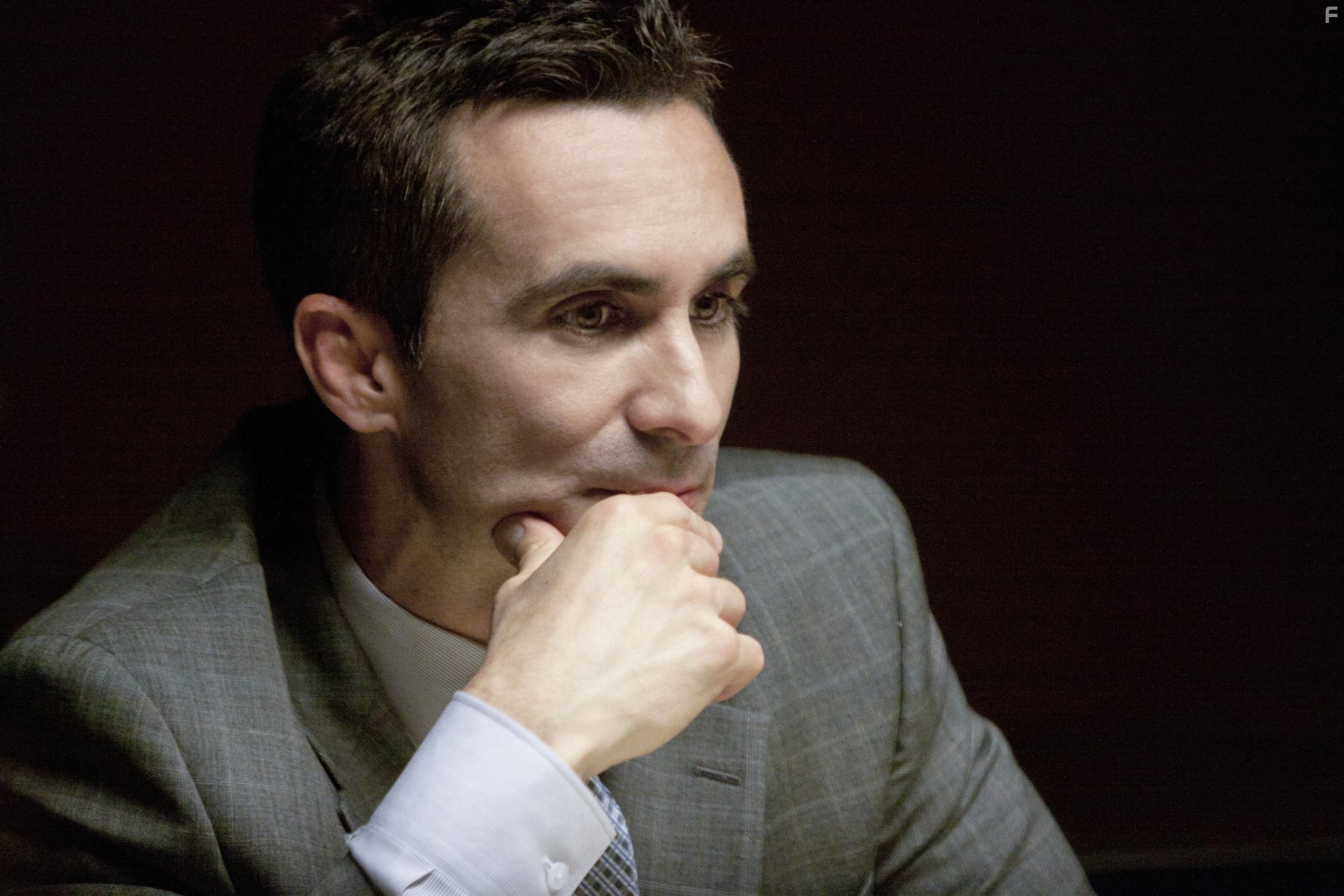 Nestor Carbonell in Двойник (2011)