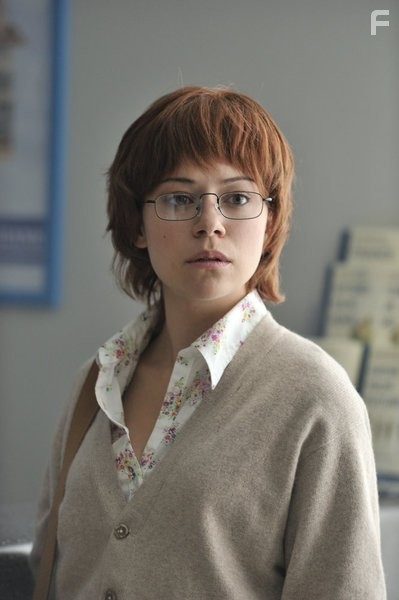 Tatiana Maslany in Верный выстрел (2011)