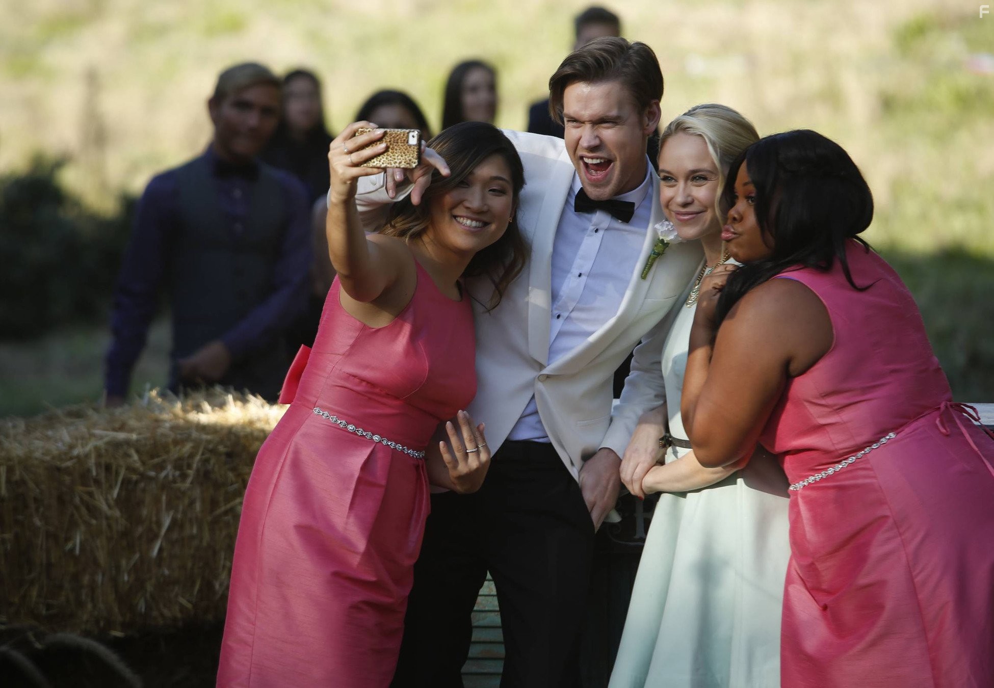Jenna Ushkowitz, Amber Riley, Chord Overstreet, and Becca Tobin in Лузеры (2009)