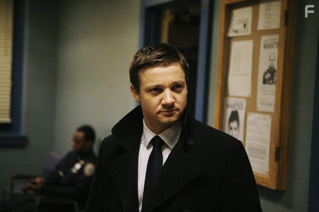 Jeremy Renner in Необычный детектив (2009)
