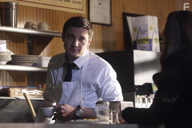 Jeremy Renner in Необычный детектив (2009)