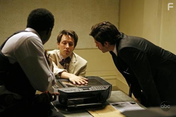 Adam Goldberg in Необычный детектив (2009)