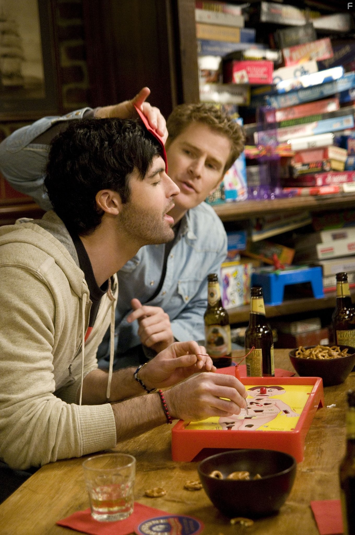 Jamie Kaler and Reid Scott in Моя команда (2006)