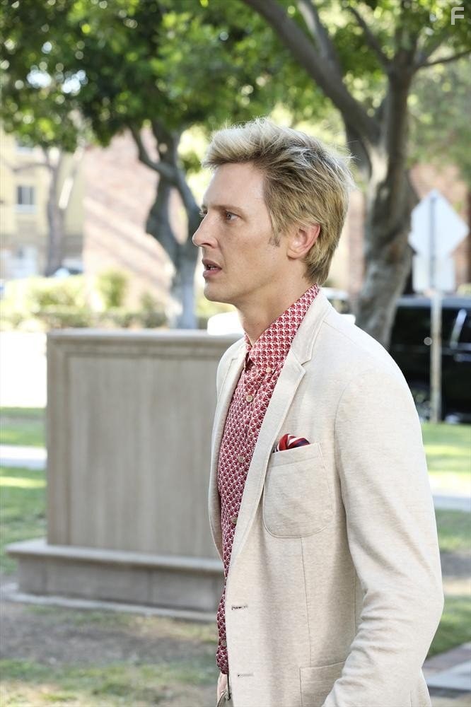 Gabriel Mann in Месть (2011)
