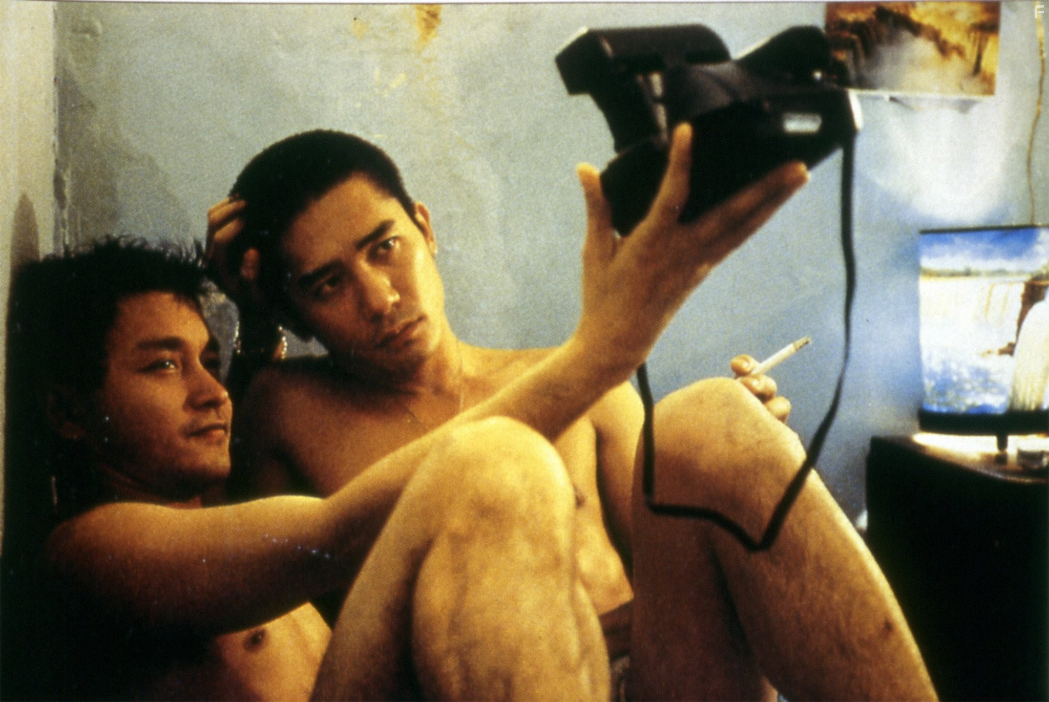 Leslie Cheung and Tony Chiu Wai Leung in Счастливы вместе (1997)