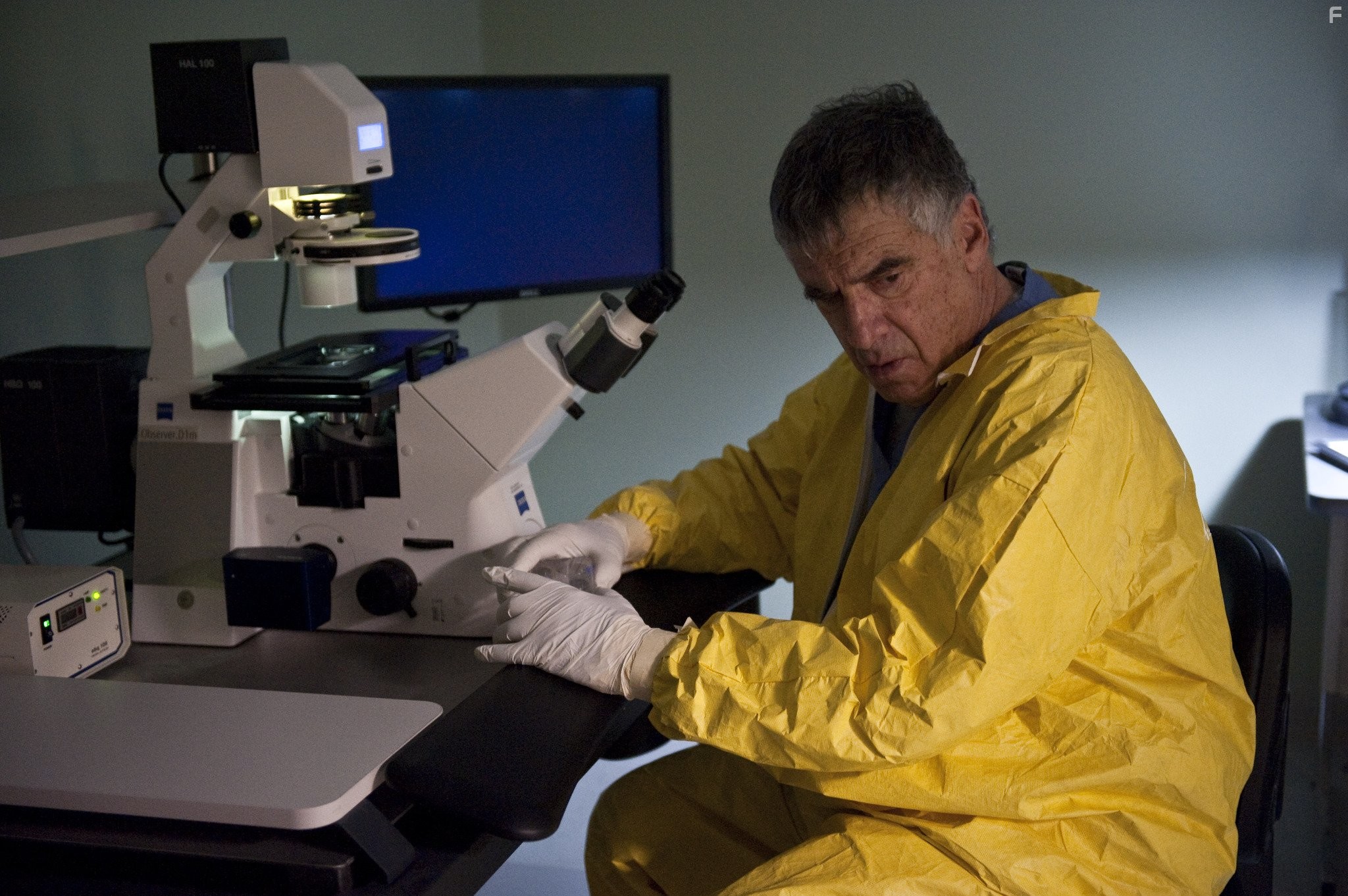 Elliott Gould in Заражение (2011)