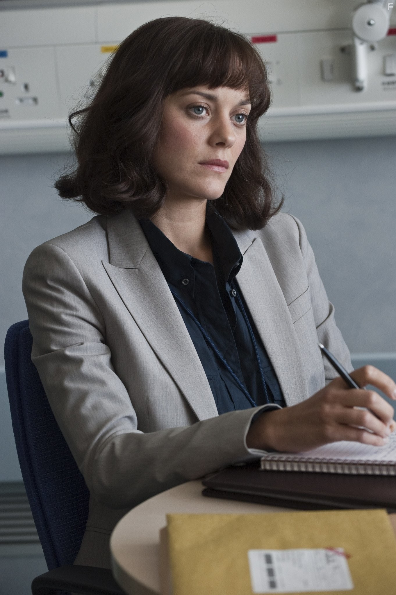 Marion Cotillard in Заражение (2011)