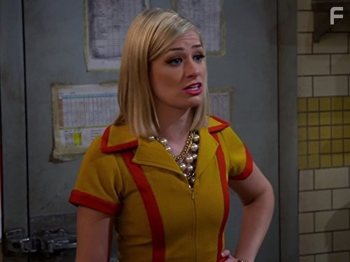 Beth Behrs in 2 Девицы на мели (2011)