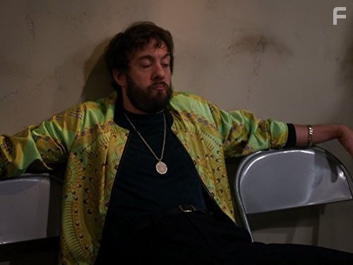 Jonathan Kite in 2 Девицы на мели (2011)