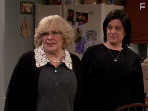 Ren?e Taylor and Mary Testa in 2 Девицы на мели (2011)