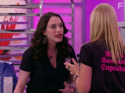 Kat Dennings in 2 Девицы на мели (2011)