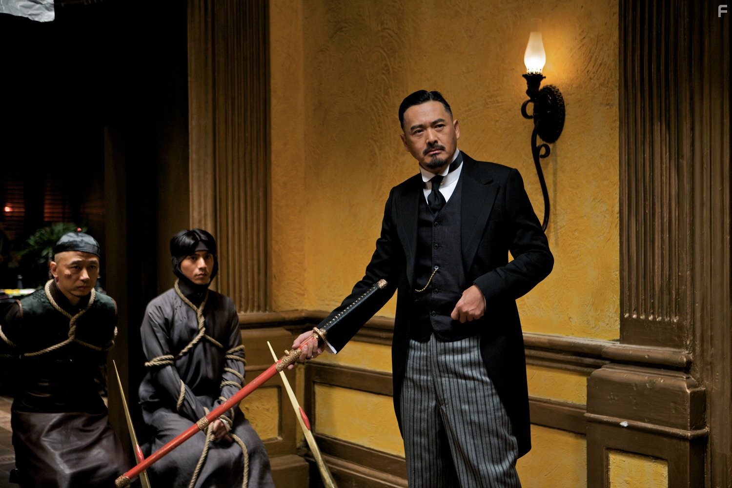 Yun-Fat Chow in Пусть летят пули (2010)