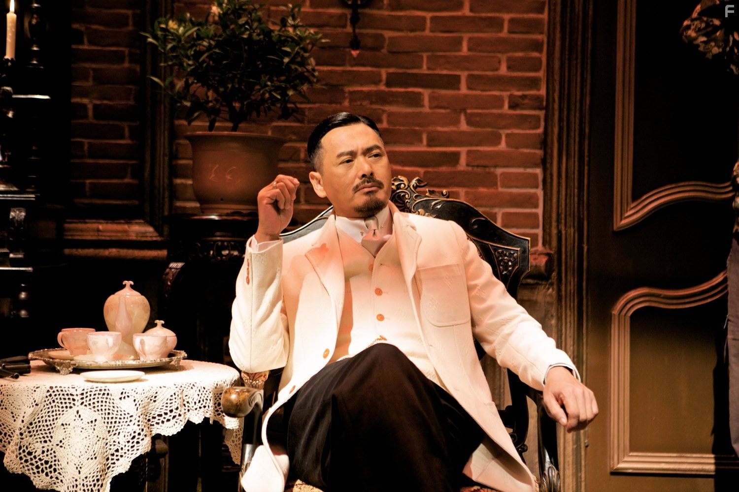 Yun-Fat Chow in Пусть летят пули (2010)