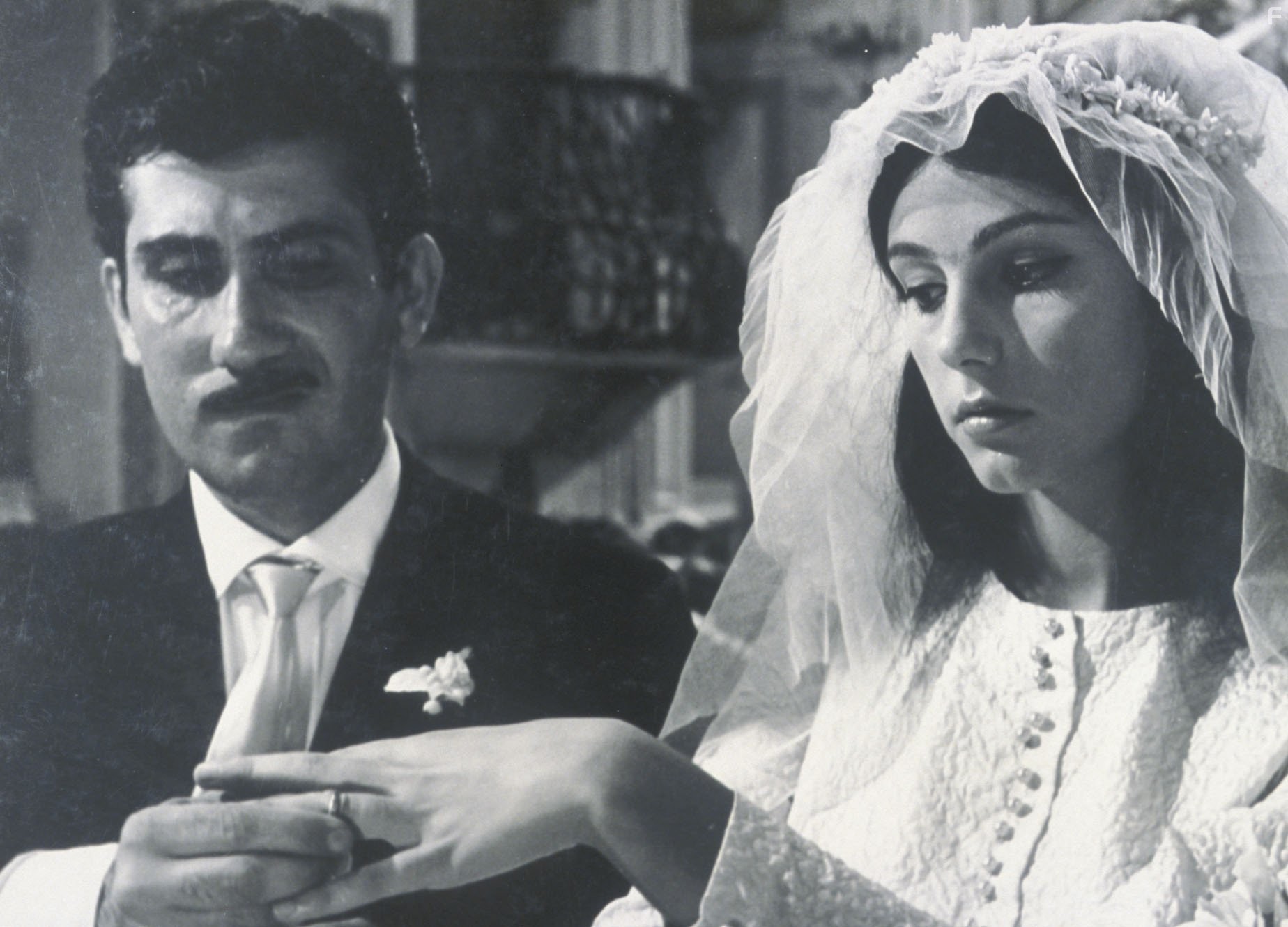 Aldo Puglisi and Stefania Sandrelli in Соблазненная и покинутая (1964)