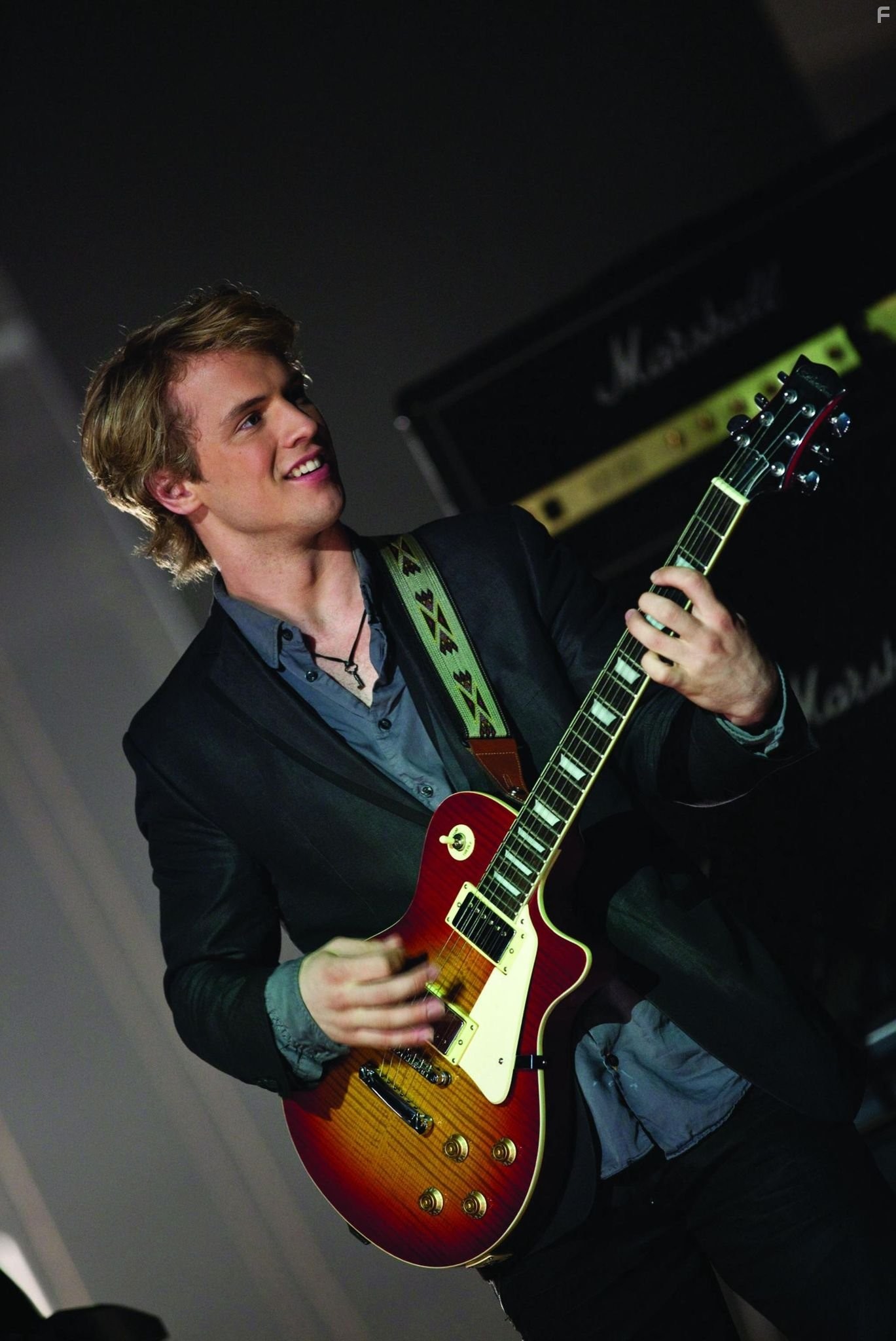 Freddie Stroma in История Золушки 3 (2011)