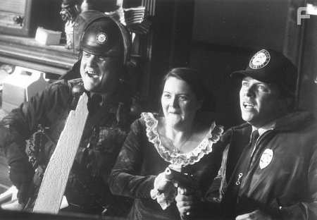 Thomas F. Wilson, Megan Cavanagh, and Brian Haley in Эта дикая кошка (1997)