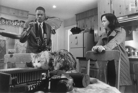 Christina Ricci and Doug E. Doug in Эта дикая кошка (1997)
