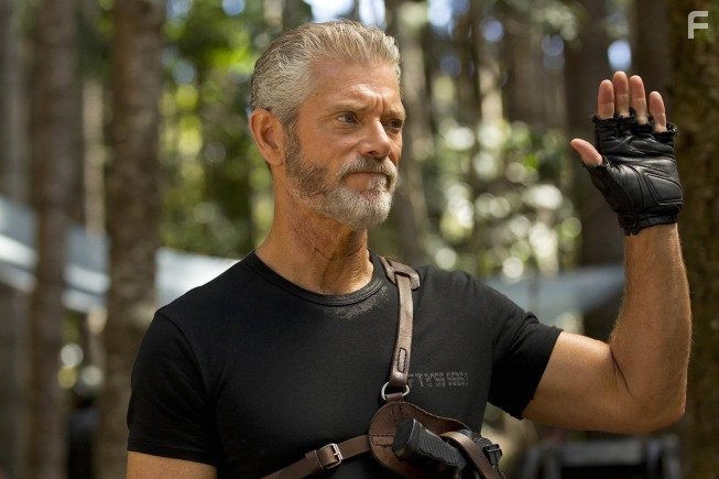 Stephen Lang in Терра Нова (2011)