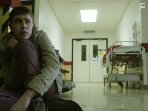 Iain De Caestecker and Daniel Kaluuya in Призраки (2011)