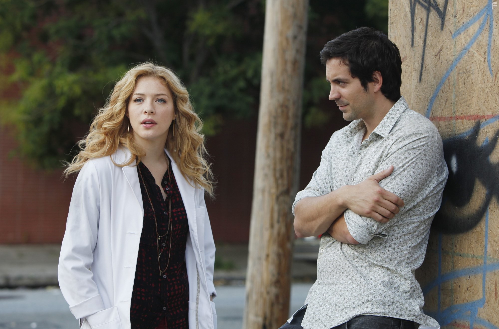 Rachelle Lefevre and Rhys Coiro in Одаренный (2011)