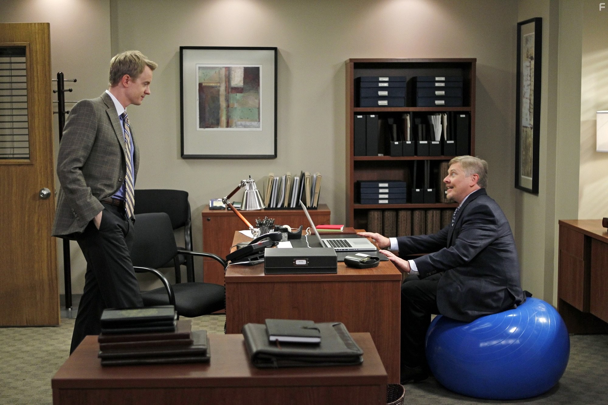 Dave Foley and David Hornsby in Как стать джентльменом (2011)