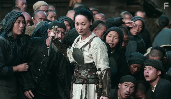 Kara Hui in Меченосцы (2011)