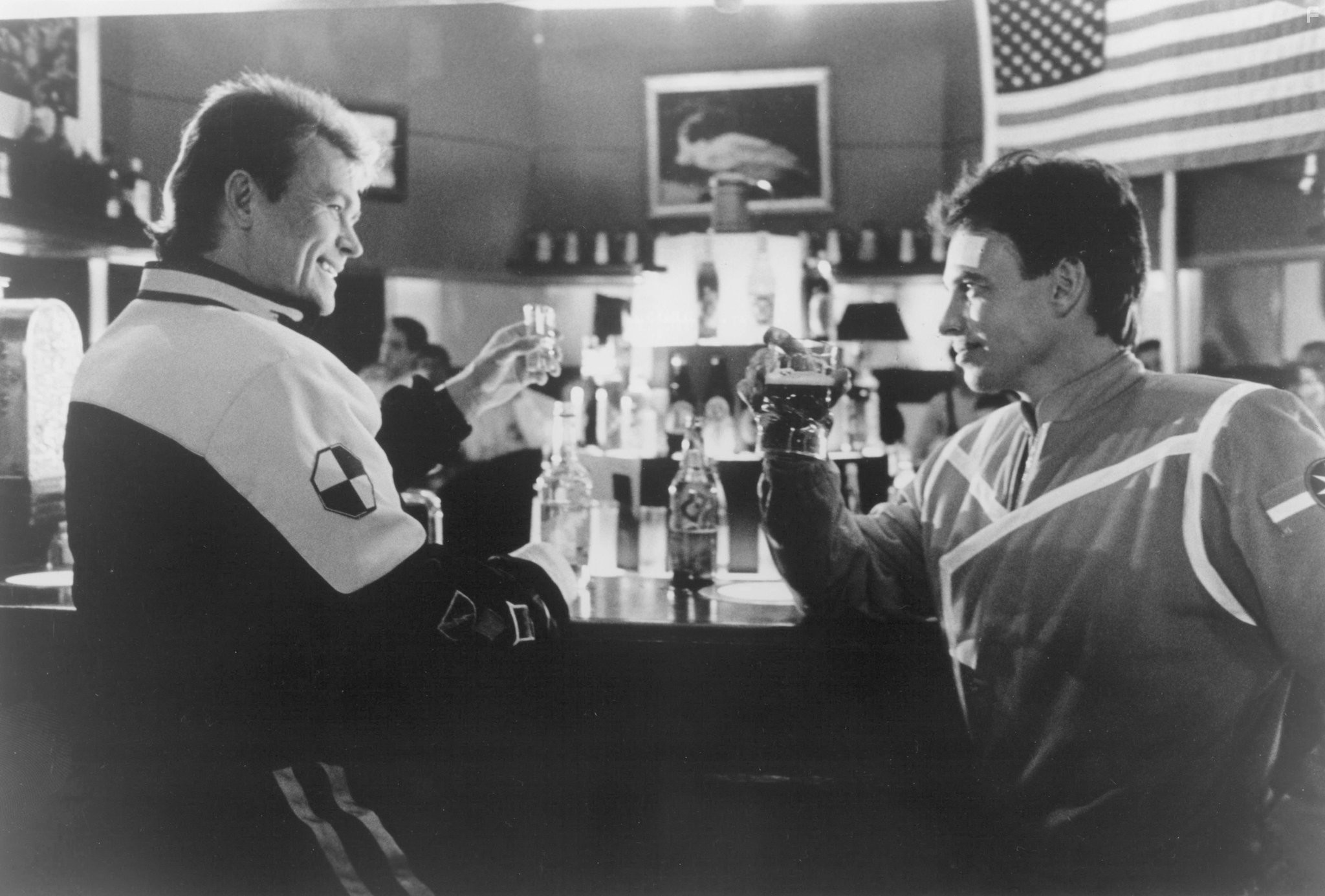 Gary Graham and Paul Koslo in Робот Джокс (1989)