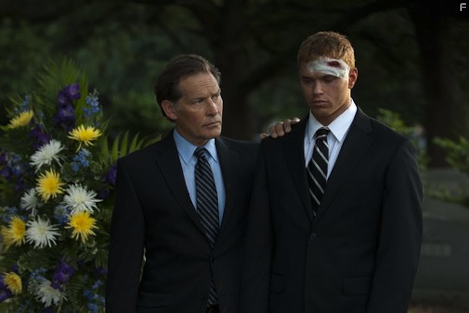 James Remar and Kellan Lutz in Арена (2011)