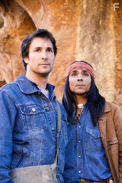 Noah Wyle and Zahn McClarnon in Библиотекарь 2: Возвращение в Копи Царя Соломона (2006)