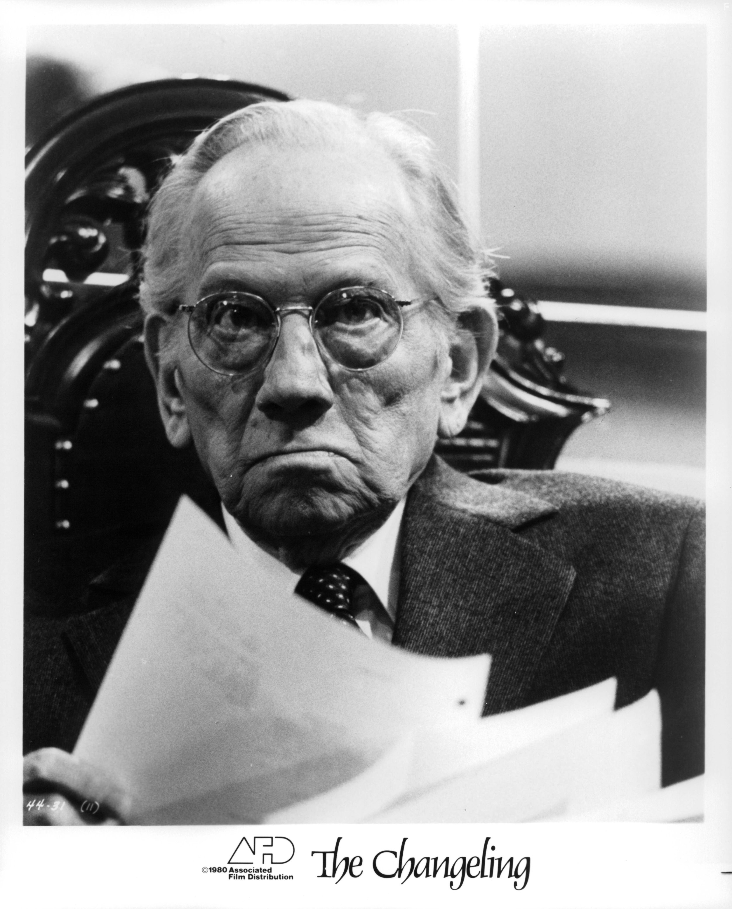 Melvyn Douglas in Перебежчик (1980)